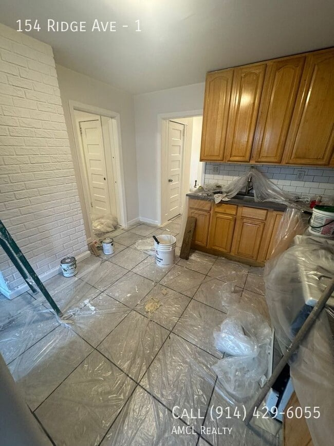 Building Photo - 154 Ridge Ave