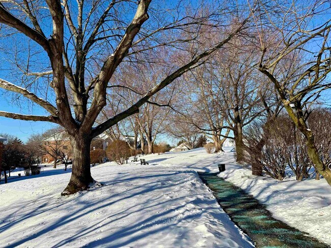 Building Photo - 4 Fairfax Ave