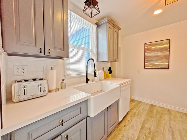 Building Photo - 5288 Santa Margarita St