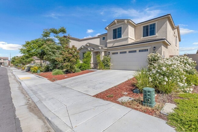 Building Photo - Spacious 5-Bedroom Home in Spencer’s Crossing – Murrieta - 6 Month - 1 Year or Lease To Own!