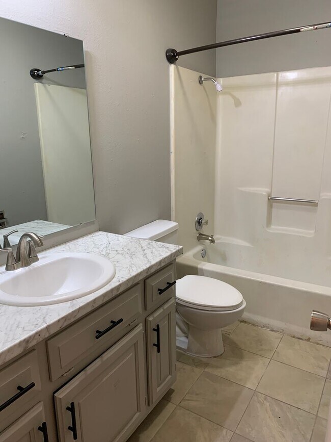 Building Photo - 3028-3030 W 15th St