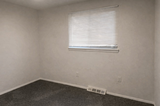 Building Photo - 3 Bedroom NE Canton House for rent