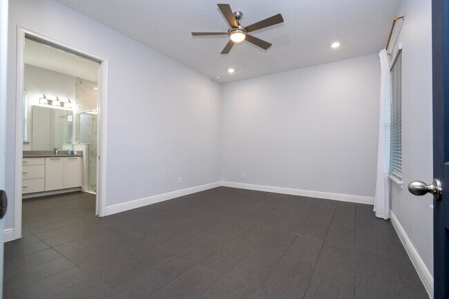 Building Photo - 6665 Bridgman St