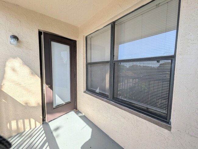 Building Photo - Charming 1 Bedroom / 1 Bathroom Condo – Pompano Beach