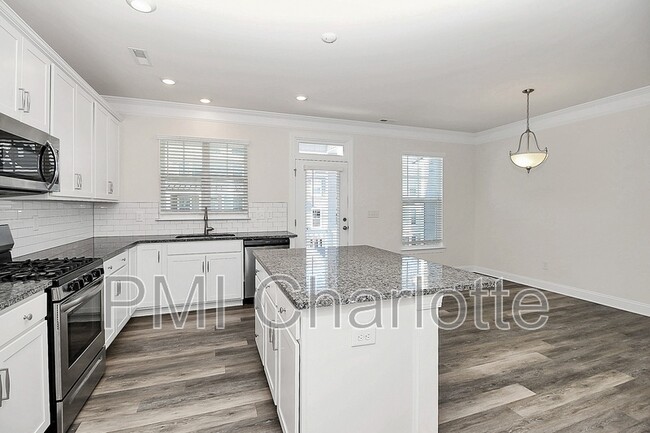 Building Photo - 10436 Glenmere Crk Cir
