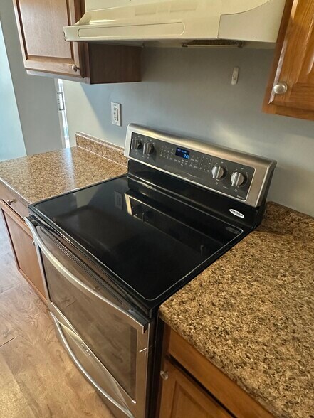 Building Photo - 31 Jones Ter