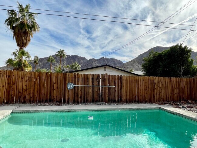 Building Photo - 53910 Avenida Herrera