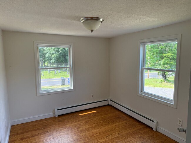 Building Photo - 169 Rocky Hill Rd