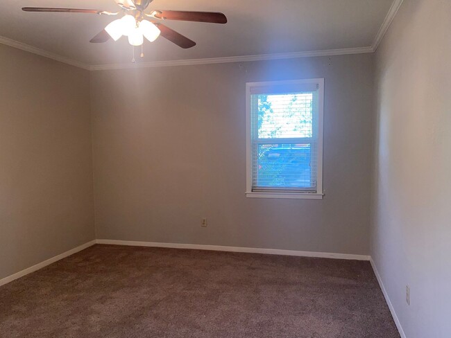 Building Photo - 3 BEDROOM, PLUS OFFICE, BELTON ISD