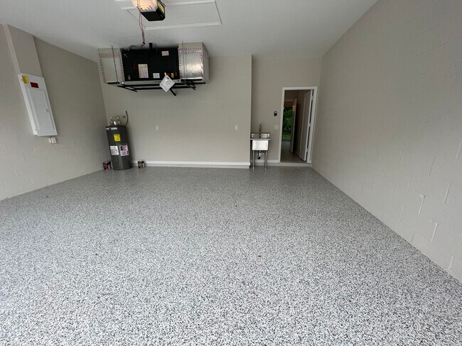 Building Photo - New Build open floor plan 3/2