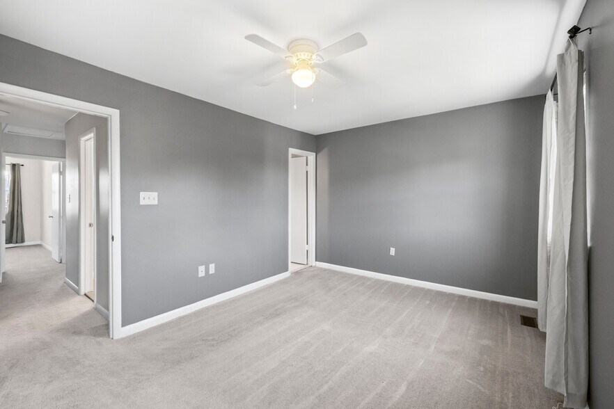 Building Photo - 3509 Coxcomb Mews