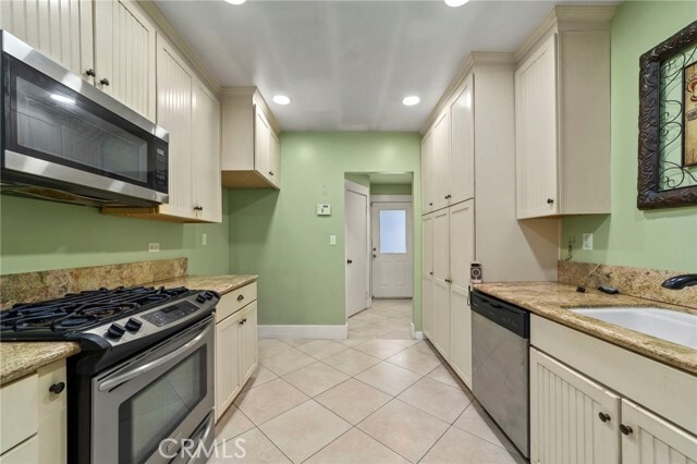 Building Photo - 316 E Foothill Blvd