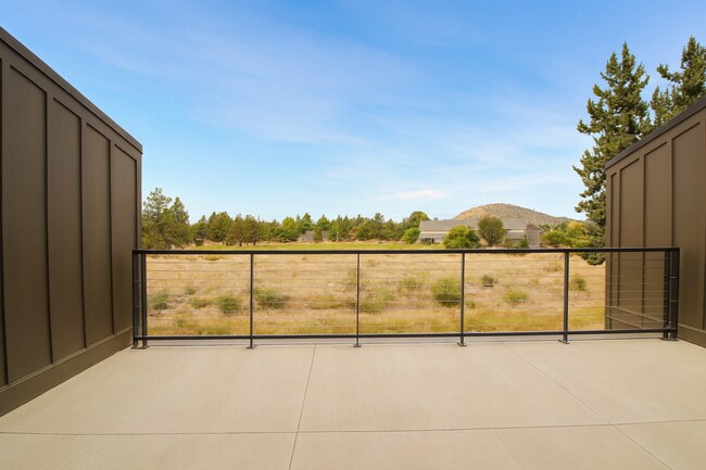 Building Photo - Your Bend Retreat: Spacious Townhouse with...