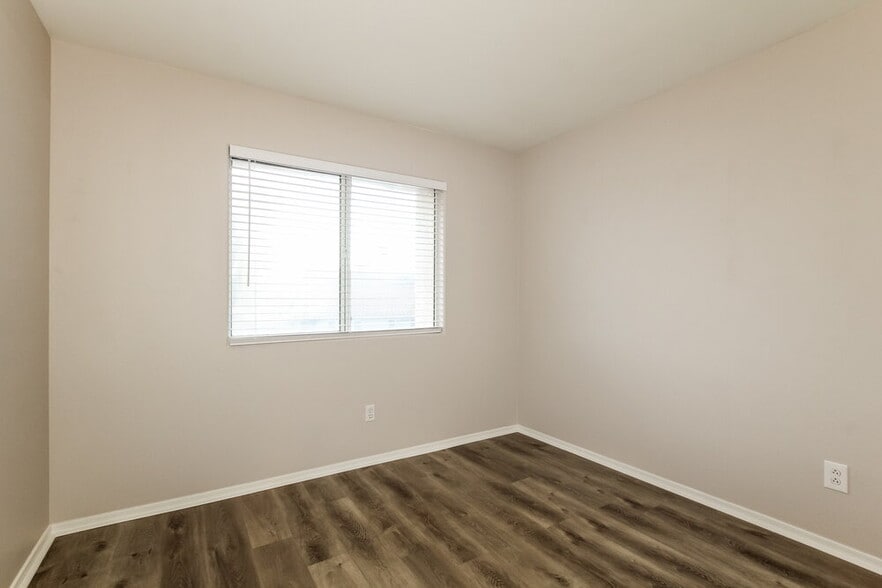 Building Photo - 17461 N 14th St