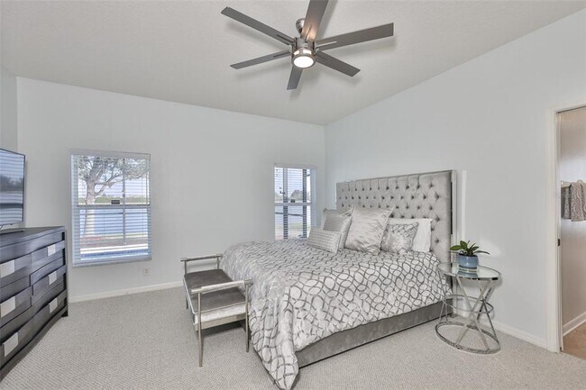 Building Photo - 823 Seminole Sky Dr