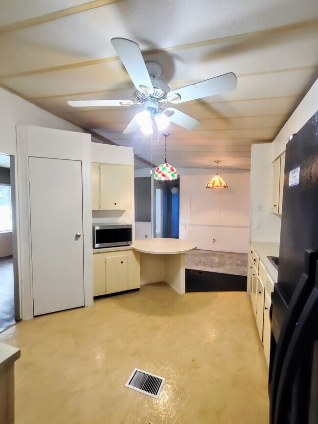 Building Photo - 163 Buchanan Cir