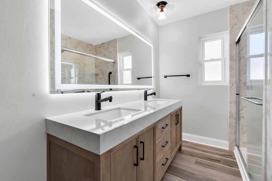 Building Photo - 4000 49th Ave S