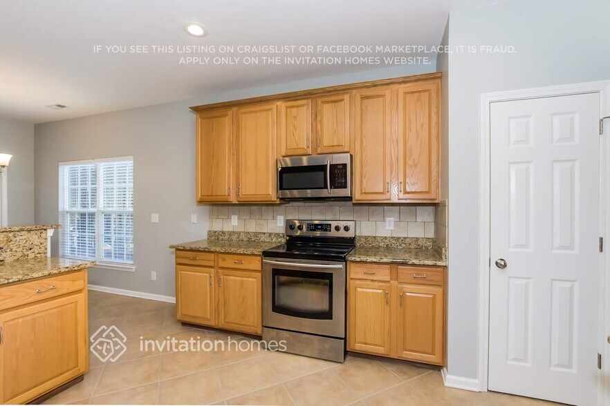Building Photo - 403 Amersham Ln