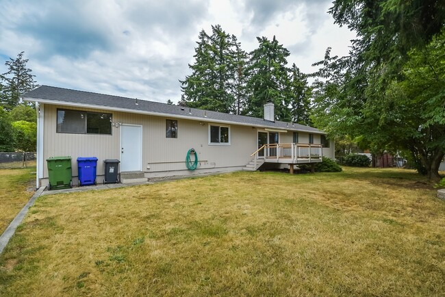 Building Photo - 3 Bedroom 2 Bath Single Story Home