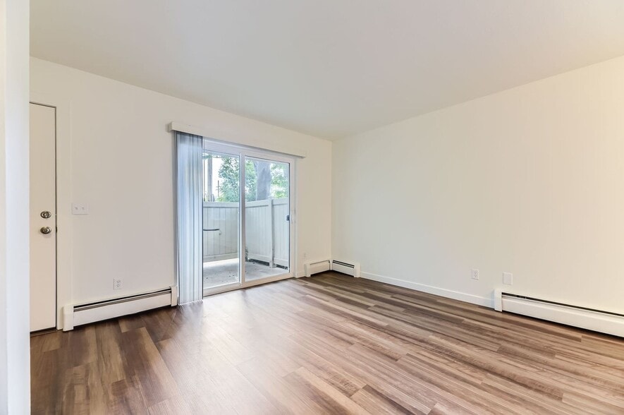 Building Photo - 2340 Walnut St