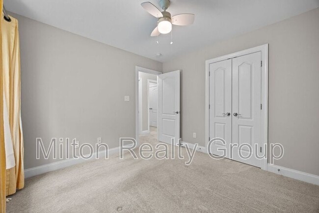 Building Photo - 95 Oxfordshire Dr