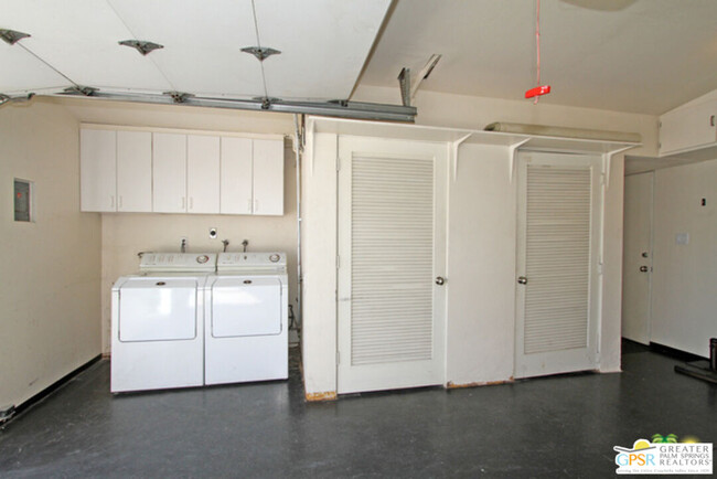Building Photo - 1415 S Calle Marcus