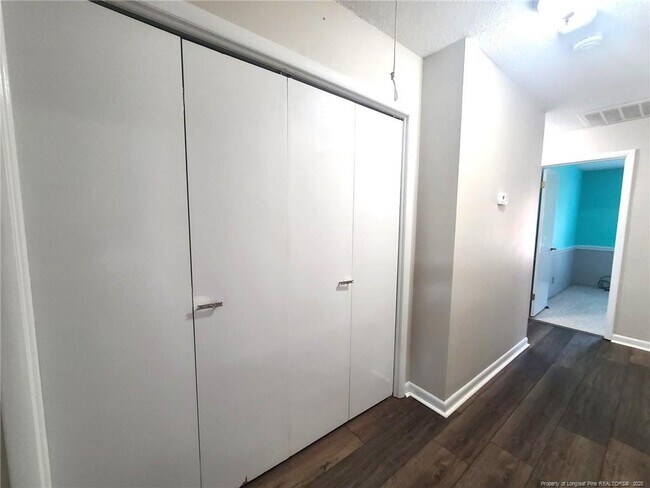 Building Photo - 6744 Irongate Dr