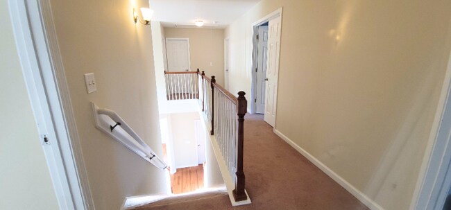 Building Photo - 2 Dansford Ln