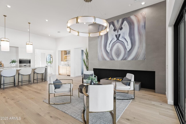 Building Photo - 1538 W Wagon Wheel Dr