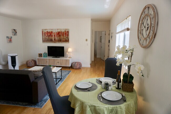 Building Photo - 11722 Darlington Ave