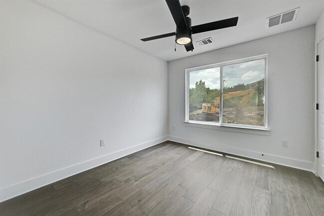 Building Photo - 2308 Maxwell Ln