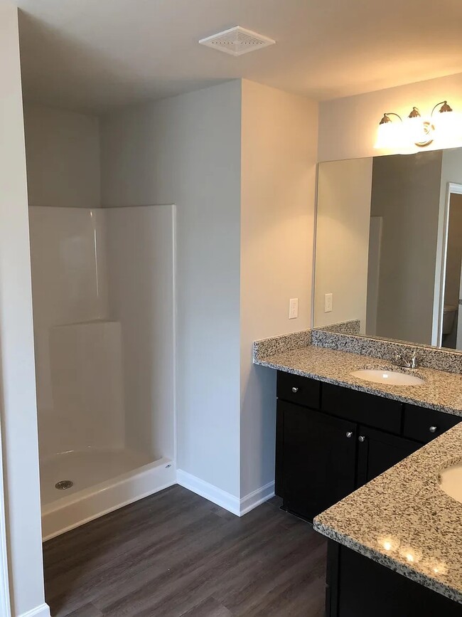 Building Photo - 1155 Oak Hollow Ln