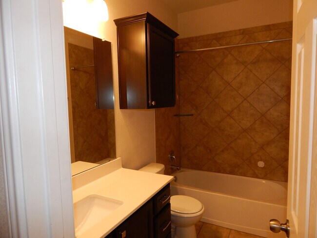 Building Photo - 9604 Glynhill Ct