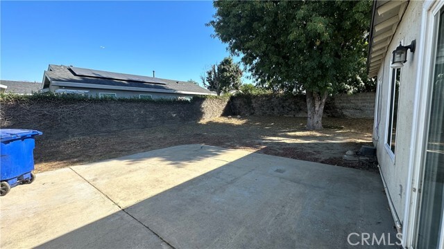 Building Photo - 2057 S Cherry Ave