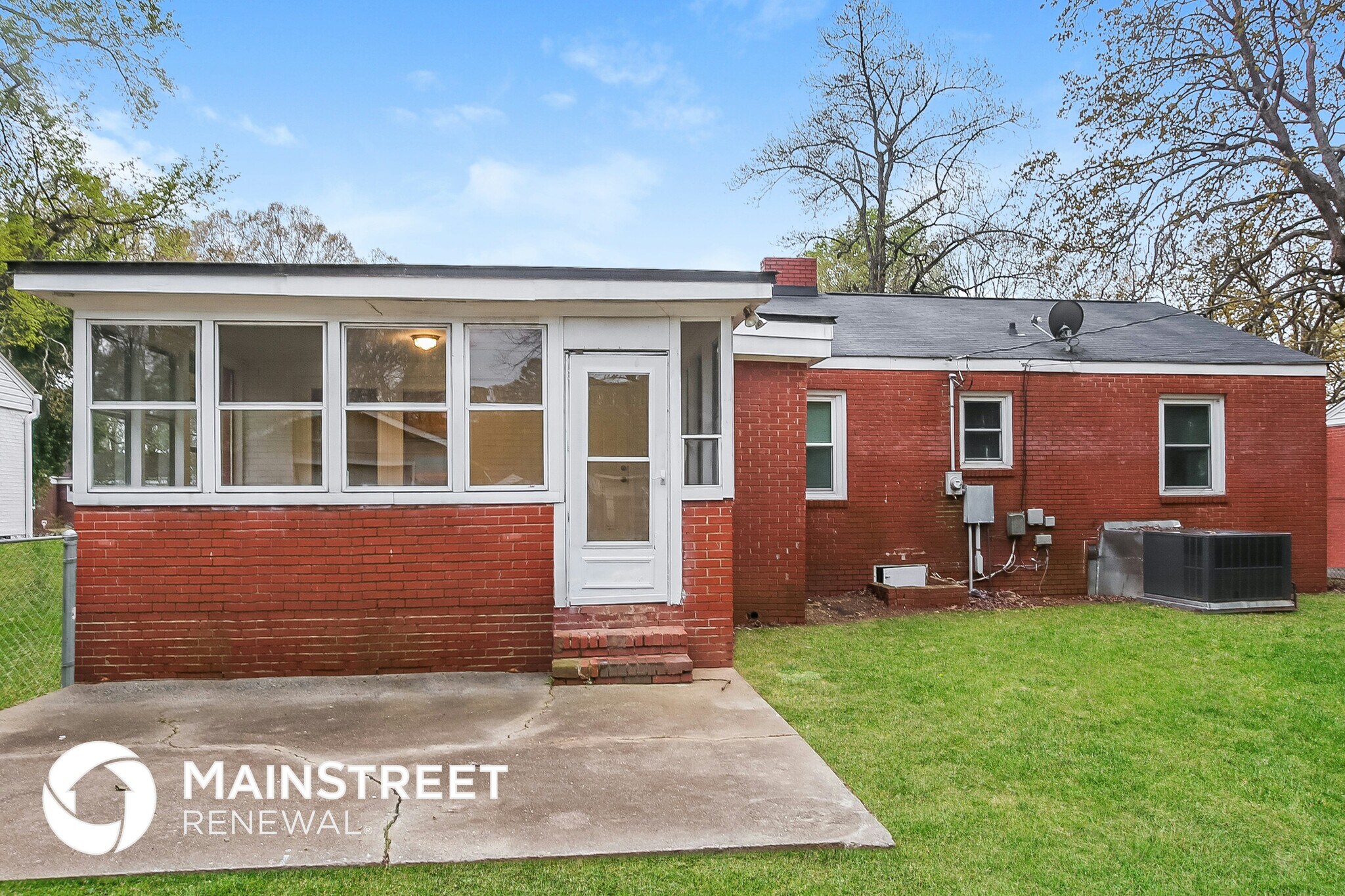 Building Photo - 2219 Kern St