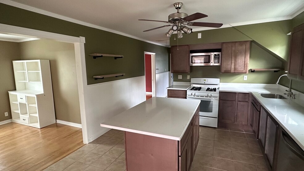 Kitchen - 1817 Hillside Ave