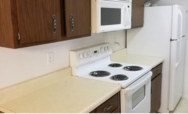 Building Photo - 8100 Cambridge St