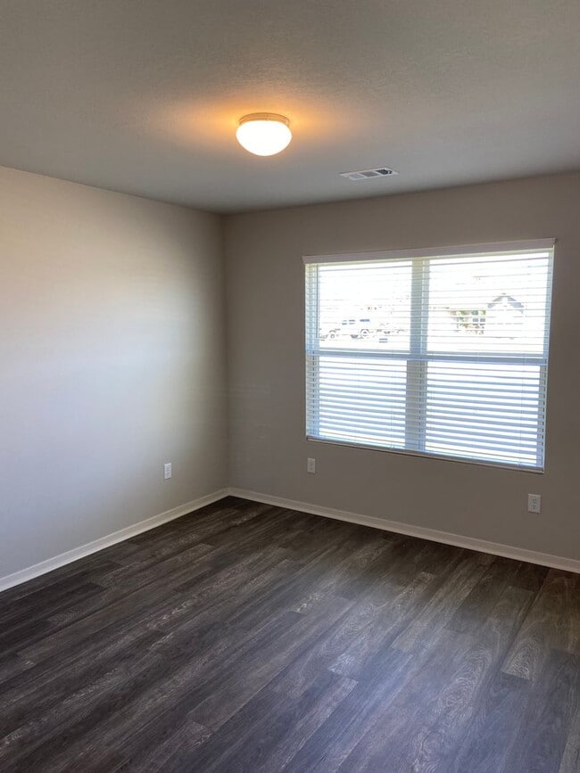 Building Photo - *Pre-leasing* Four Bedroom | Two Bath Home...