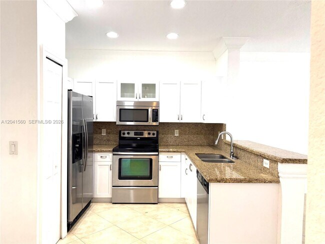 Building Photo - 2560 Cordoba Bend