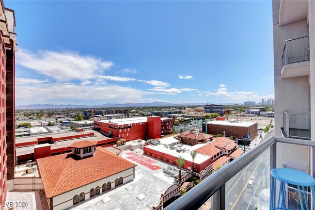 Building Photo - 150 S Las Vegas Blvd