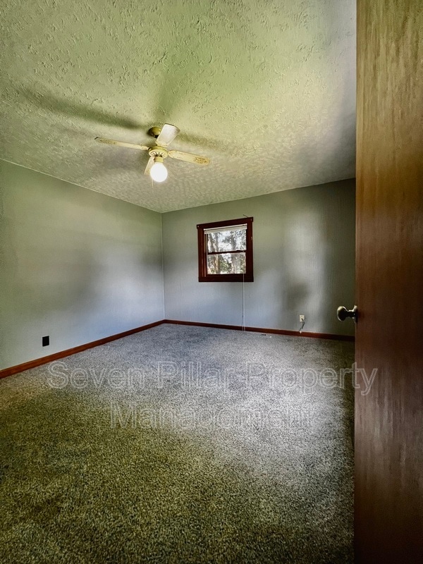 Building Photo - 504 Martin St