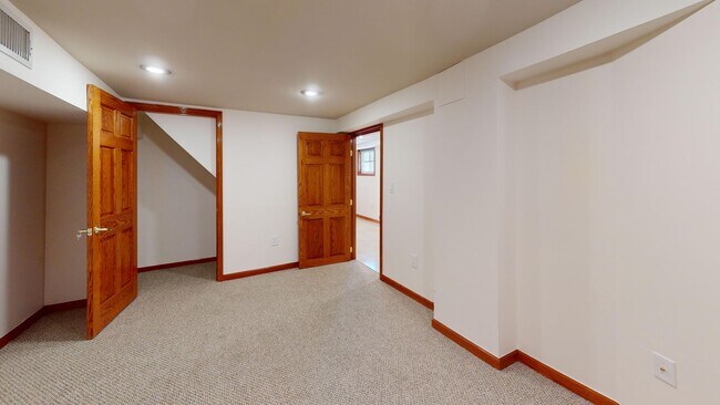 Building Photo - 1814 Park Rd NW