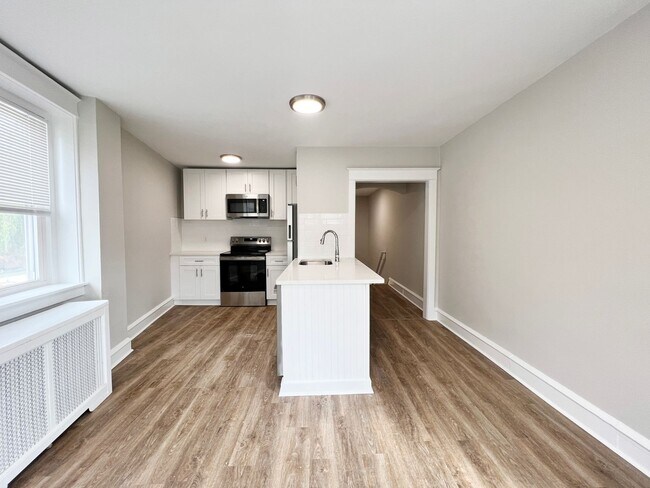 Building Photo - 193-197 E Lancaster Ave