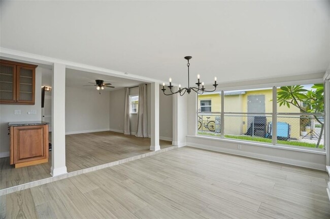 Building Photo - 4436 Floramar Terrace