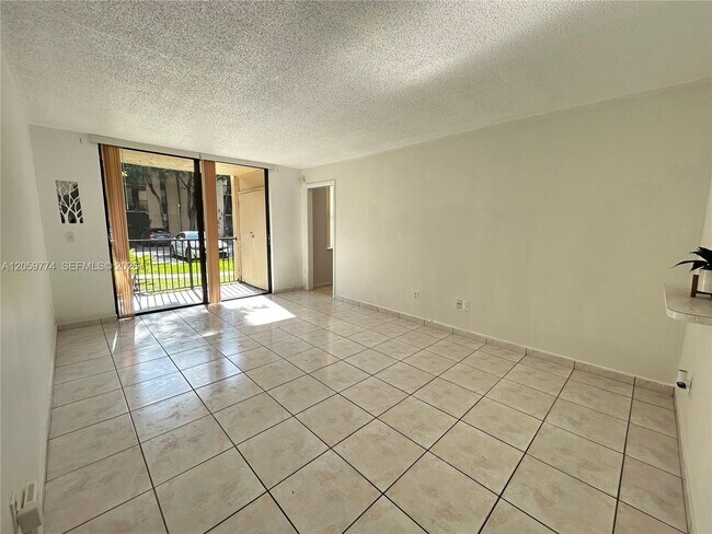 Building Photo - 14301 N Kendall Dr