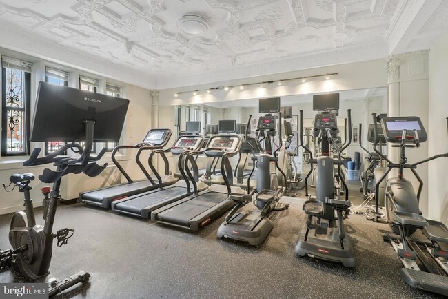 Building Photo - 1701 16th St NW