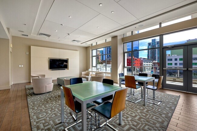 Building Photo - San Diego VIEW UNIT! Downtown  Gaslamp Quarter Three Weeks FREE Furnished  Studio -Available NOW!