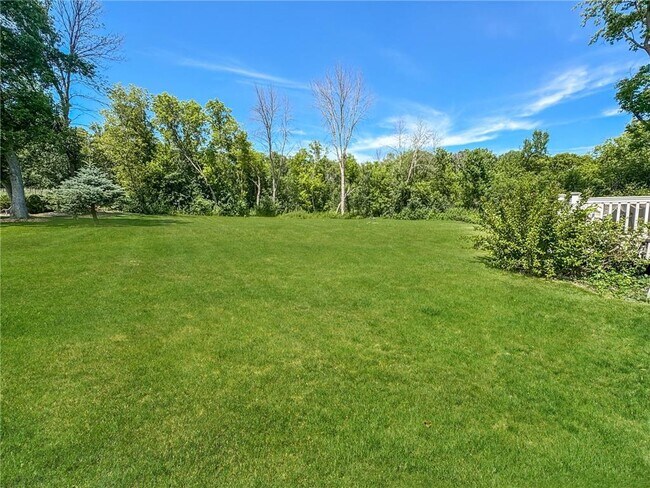 Building Photo - 717 Ashley Dr