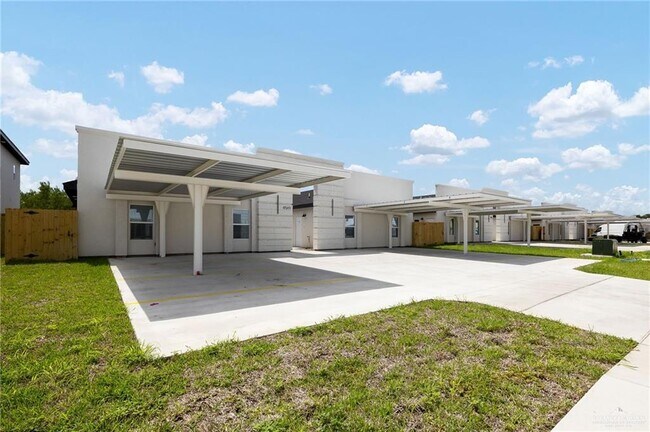 Building Photo - 4605 Larkspur Ave