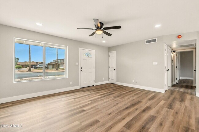 Building Photo - 3262 E Enid Ave